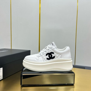 CHANEL 팬더 운동화