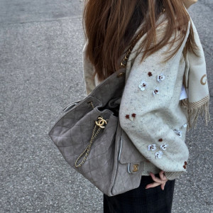 샤넬 그레이 퀼팅 체인백